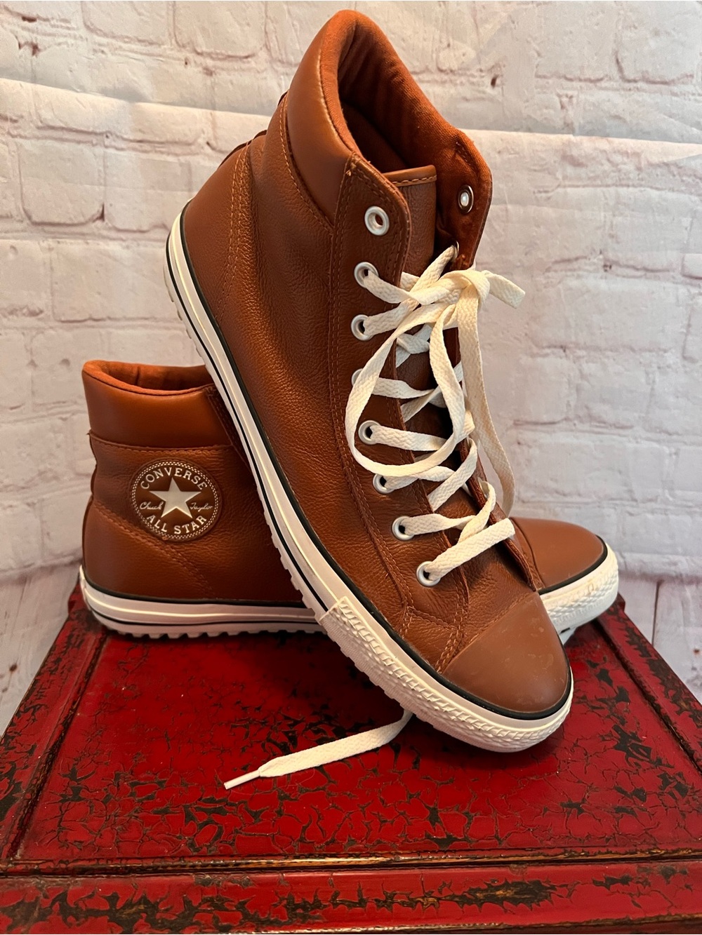 ❤️ CONVERSE Chuck Taylor All Star Vegan Leather High-Top Sneakers Brown